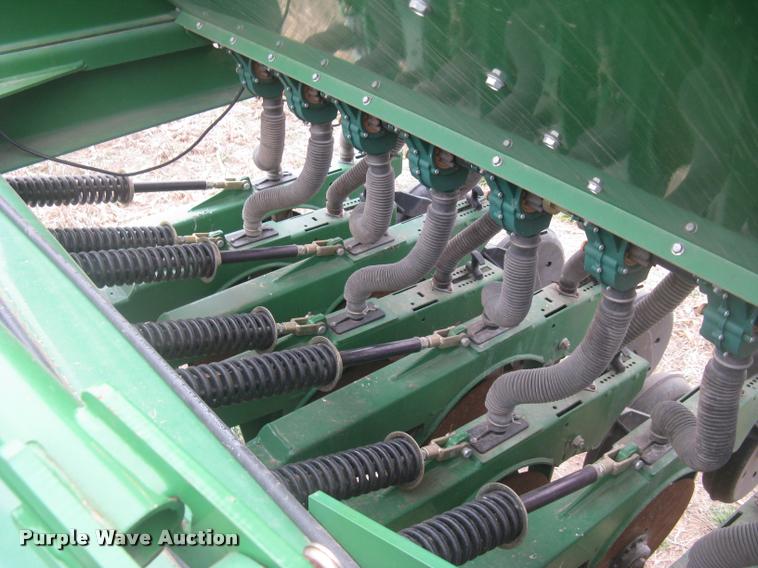 image for item L3989 2008 Great Plains 2S-2600 HDF grain drill