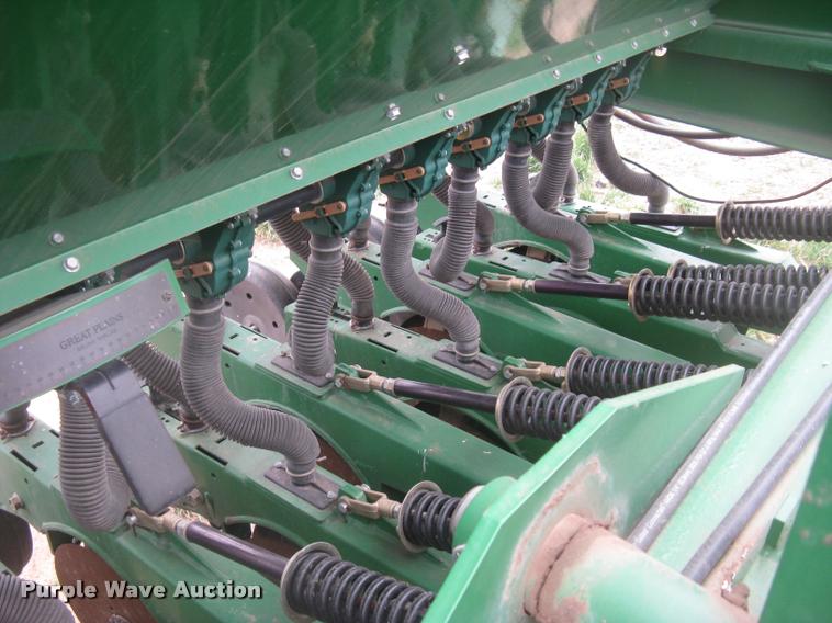 image for item L3989 2008 Great Plains 2S-2600 HDF grain drill