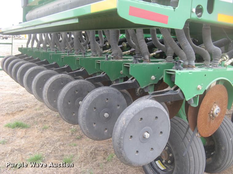 image for item L3989 2008 Great Plains 2S-2600 HDF grain drill