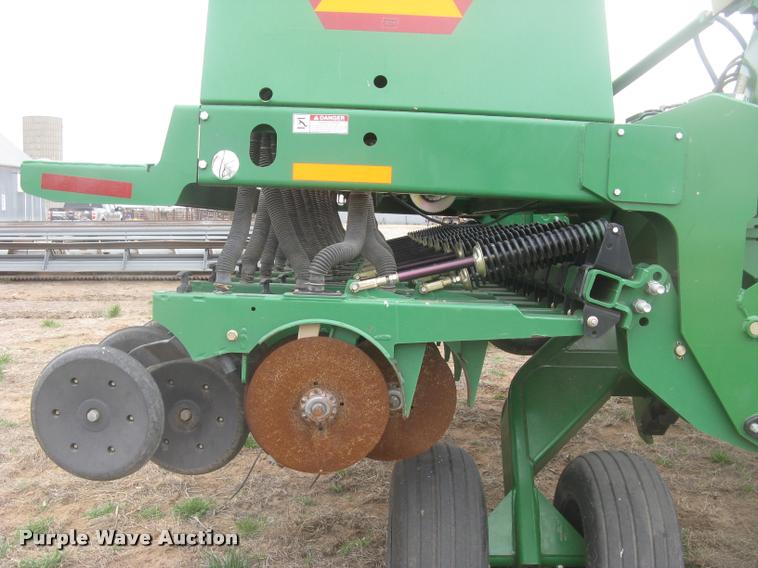 image for item L3989 2008 Great Plains 2S-2600 HDF grain drill