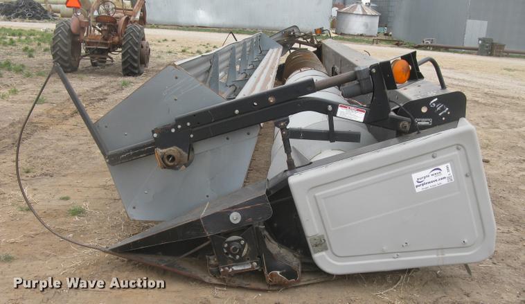 image for item L3990 2001 Gleaner 700 series rigid head