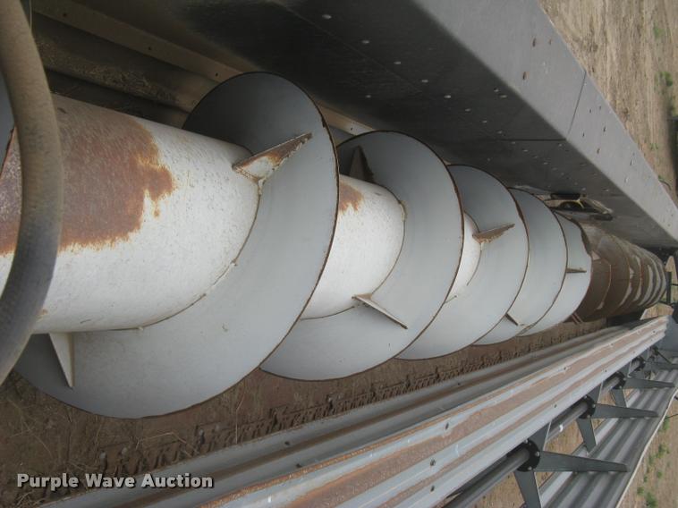 image for item L3990 2001 Gleaner 700 series rigid head