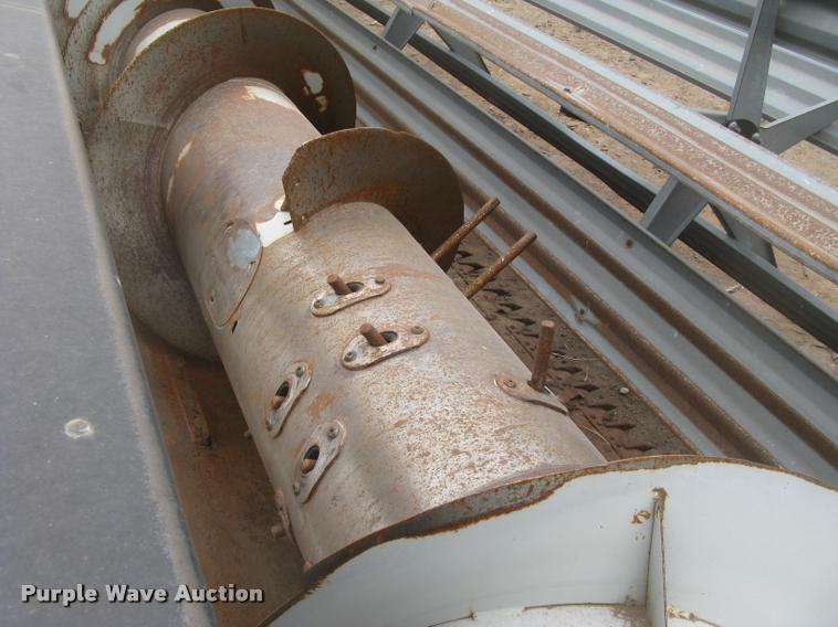 image for item L3990 2001 Gleaner 700 series rigid head