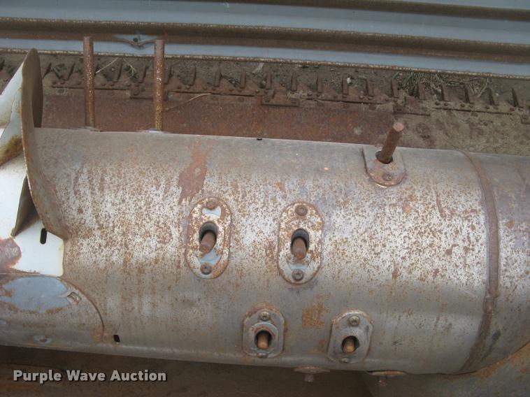 image for item L3990 2001 Gleaner 700 series rigid head