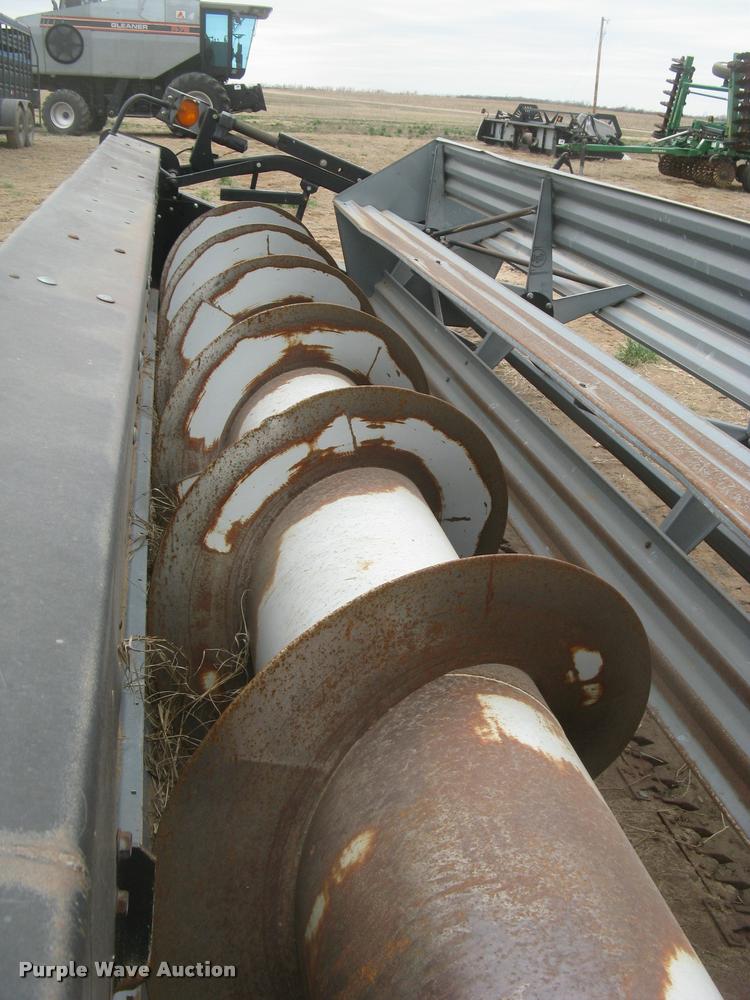 image for item L3990 2001 Gleaner 700 series rigid head