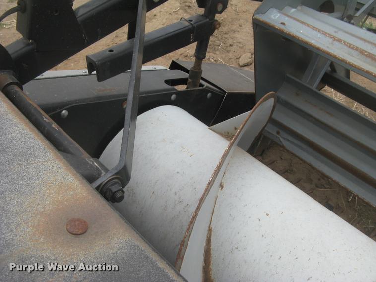 image for item L3990 2001 Gleaner 700 series rigid head