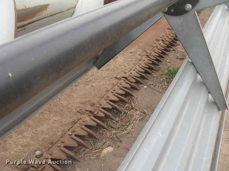 image for item L3990 2001 Gleaner 700 series rigid head