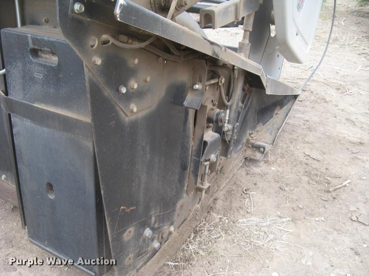 image for item L3990 2001 Gleaner 700 series rigid head