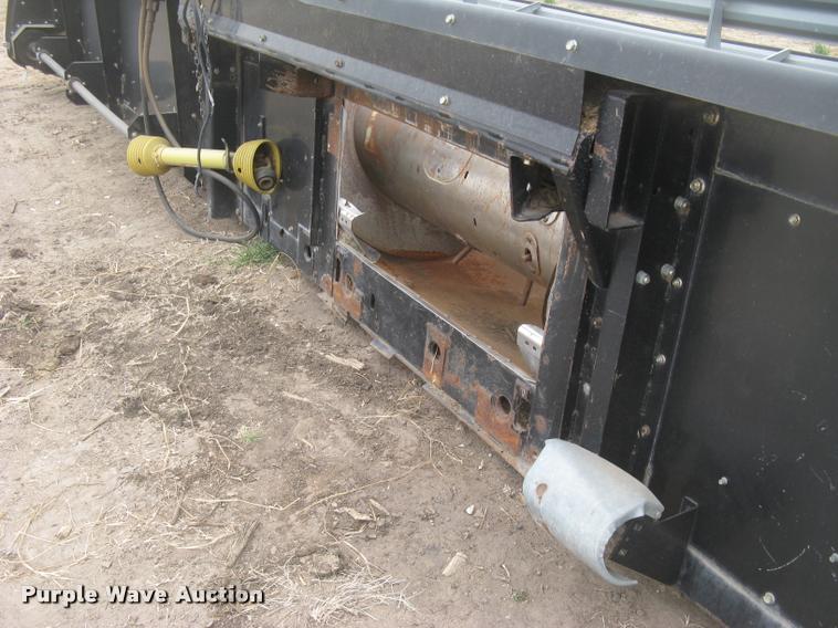 image for item L3990 2001 Gleaner 700 series rigid head