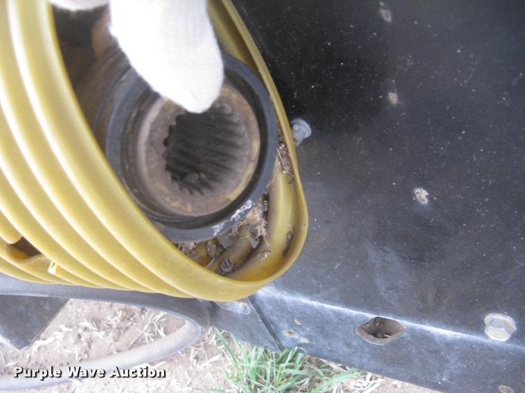 image for item L3990 2001 Gleaner 700 series rigid head