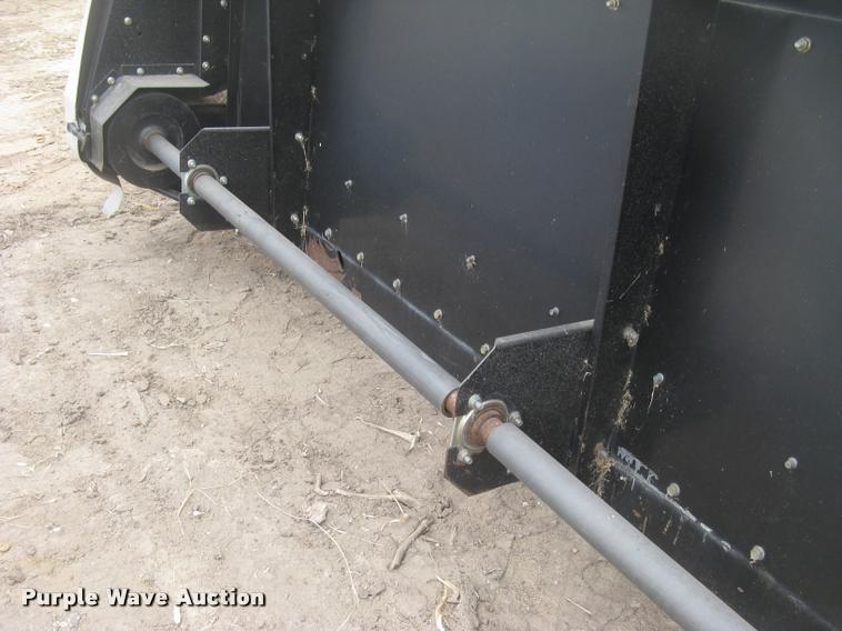 image for item L3990 2001 Gleaner 700 series rigid head