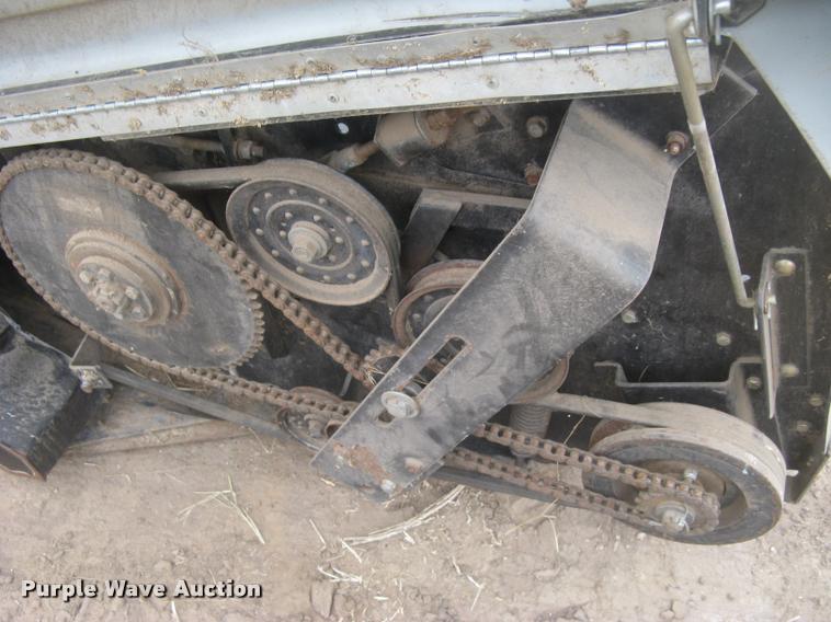 image for item L3990 2001 Gleaner 700 series rigid head