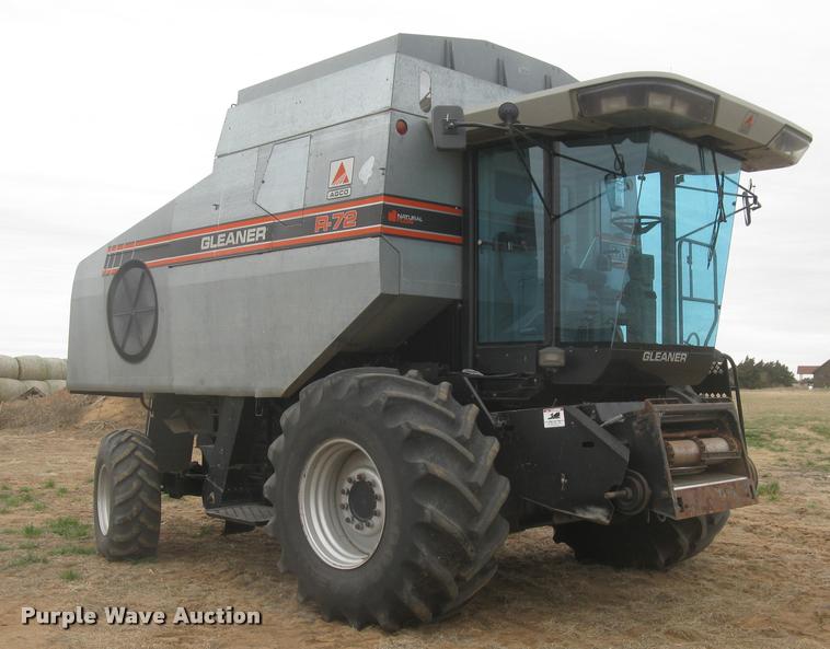 image for item L3993 1995 Gleaner R72 combine