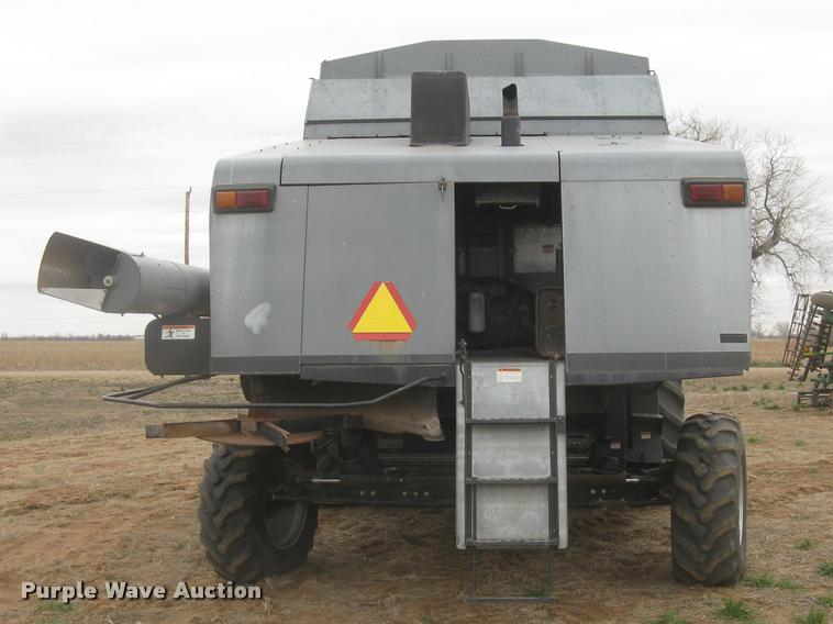 image for item L3993 1995 Gleaner R72 combine