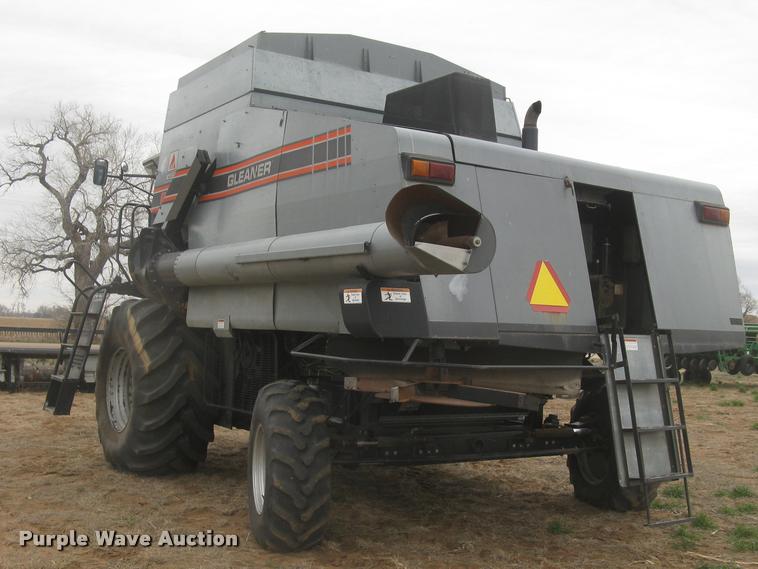 image for item L3993 1995 Gleaner R72 combine