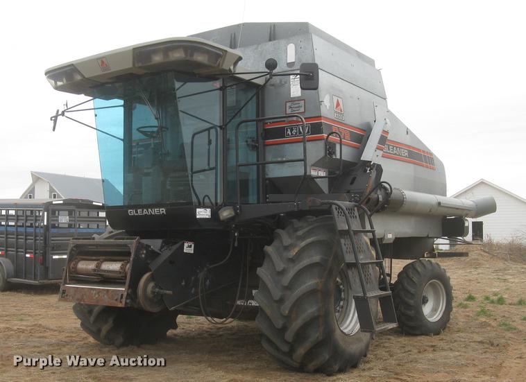 image for item L3993 1995 Gleaner R72 combine