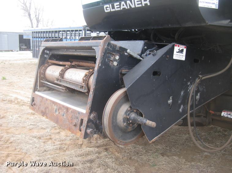 image for item L3993 1995 Gleaner R72 combine