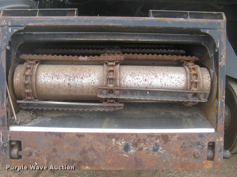 image for item L3993 1995 Gleaner R72 combine