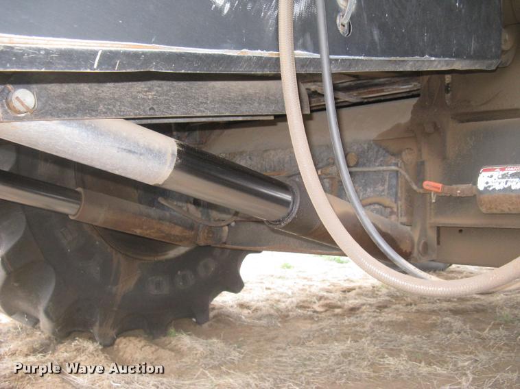 image for item L3993 1995 Gleaner R72 combine