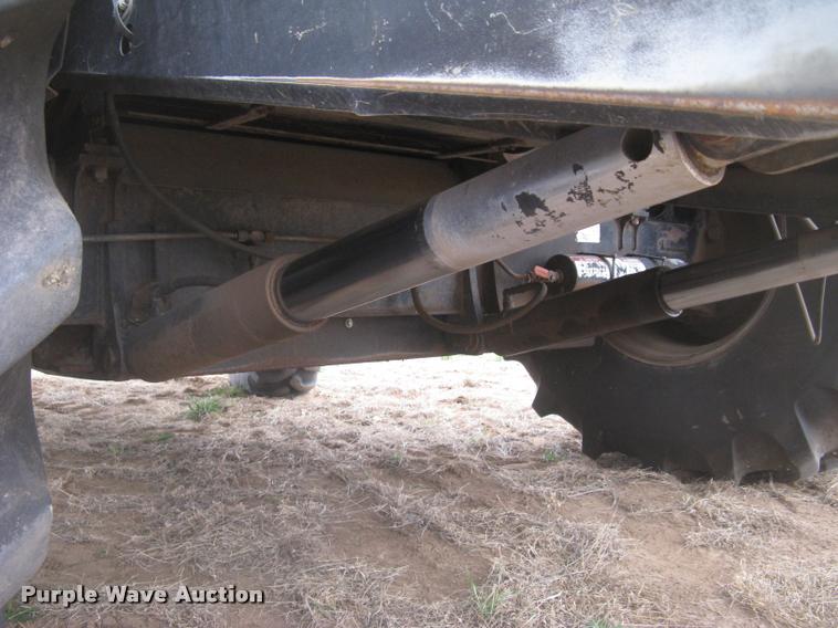 image for item L3993 1995 Gleaner R72 combine