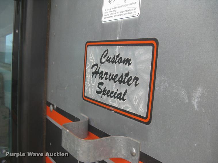 image for item L3993 1995 Gleaner R72 combine