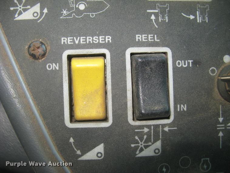 image for item L3993 1995 Gleaner R72 combine