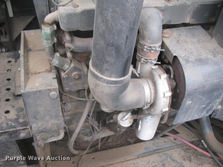 image for item L3993 1995 Gleaner R72 combine