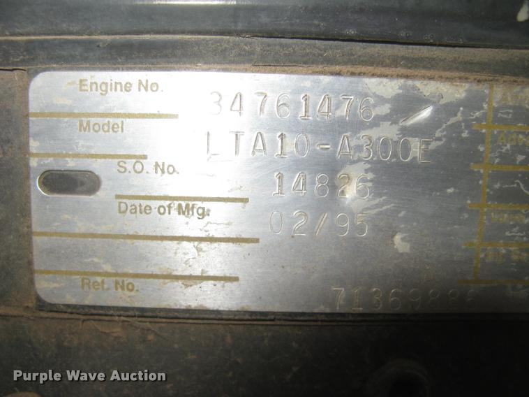 image for item L3993 1995 Gleaner R72 combine