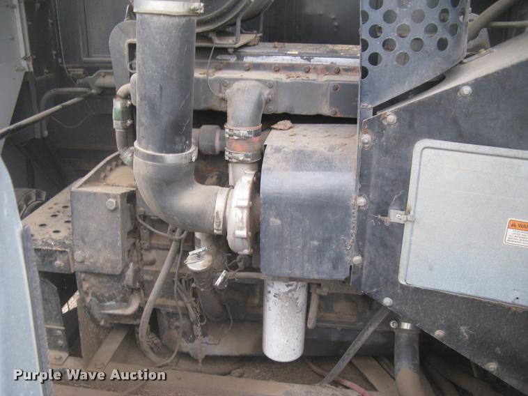 image for item L3993 1995 Gleaner R72 combine