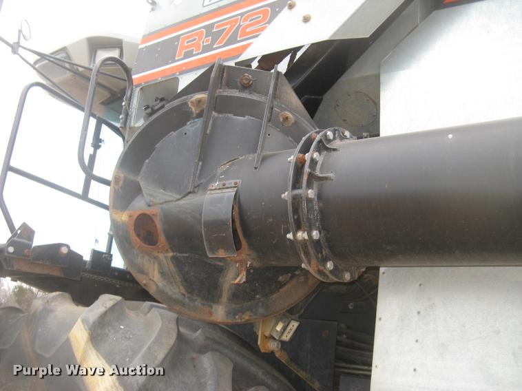 image for item L3993 1995 Gleaner R72 combine