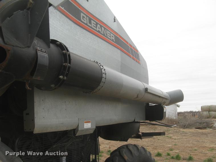 image for item L3993 1995 Gleaner R72 combine