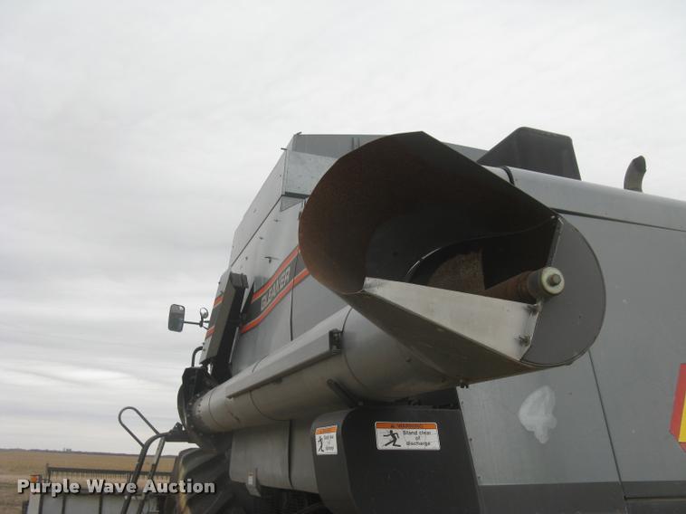 image for item L3993 1995 Gleaner R72 combine