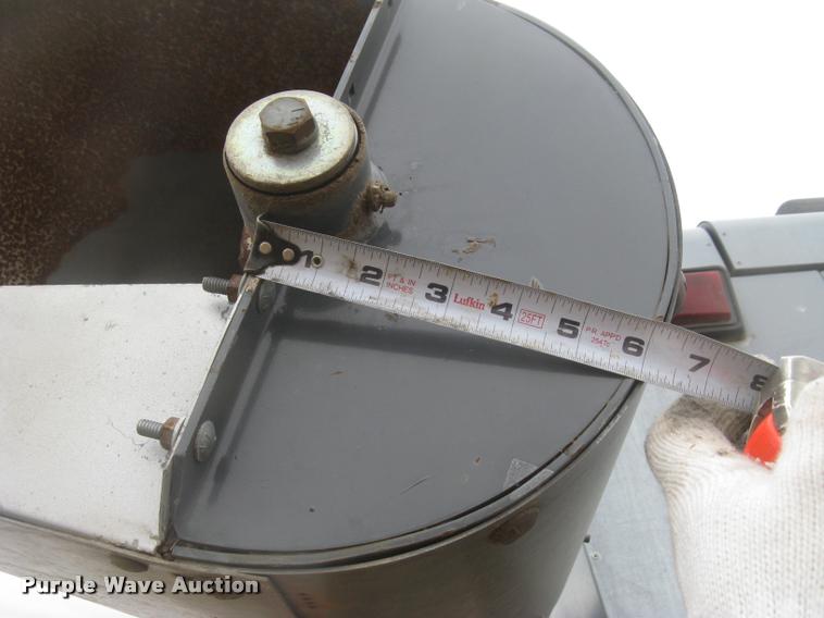 image for item L3993 1995 Gleaner R72 combine