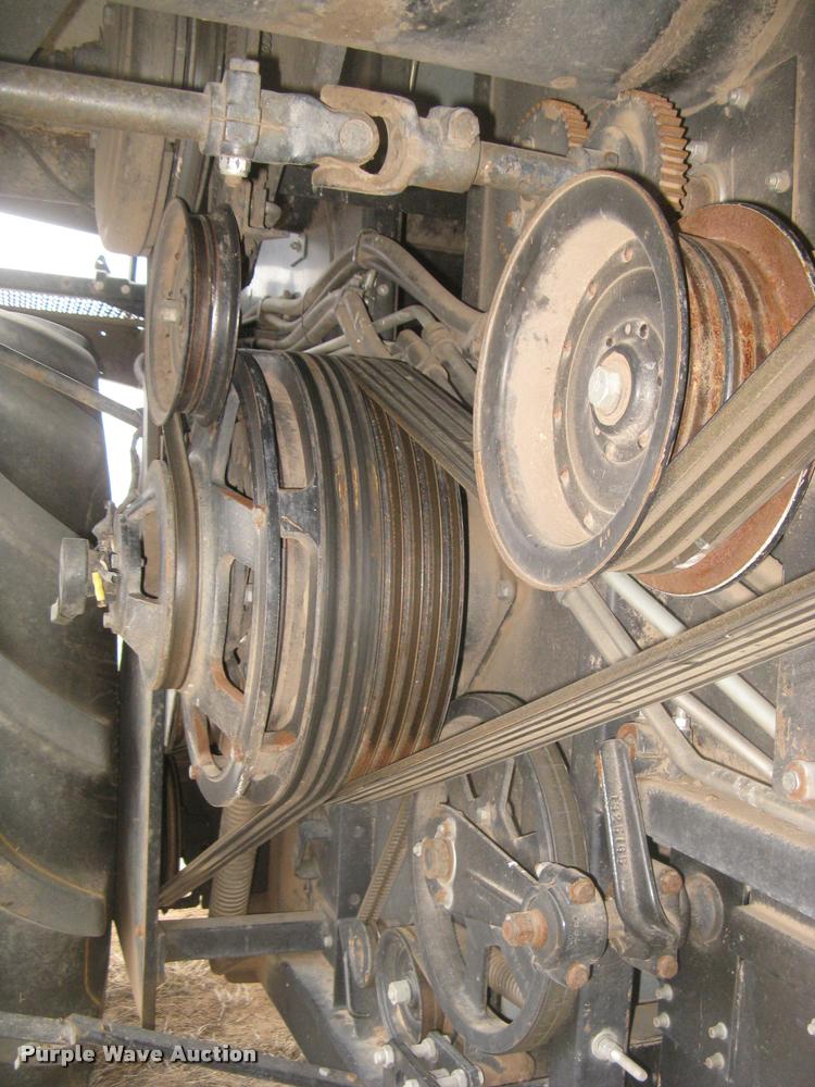 image for item L3993 1995 Gleaner R72 combine