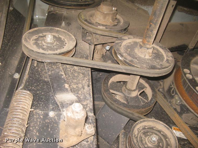 image for item L3993 1995 Gleaner R72 combine