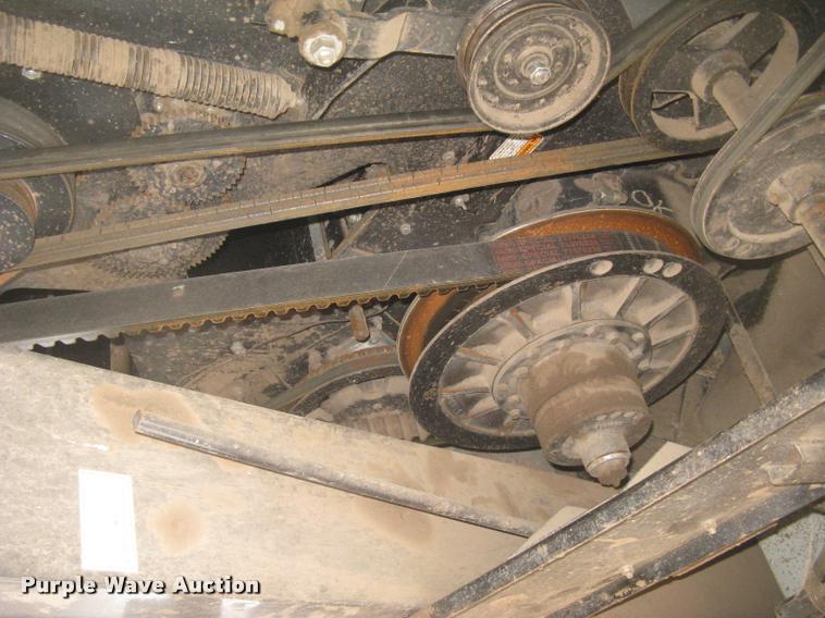 image for item L3993 1995 Gleaner R72 combine