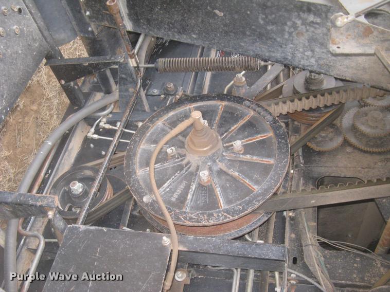 image for item L3993 1995 Gleaner R72 combine