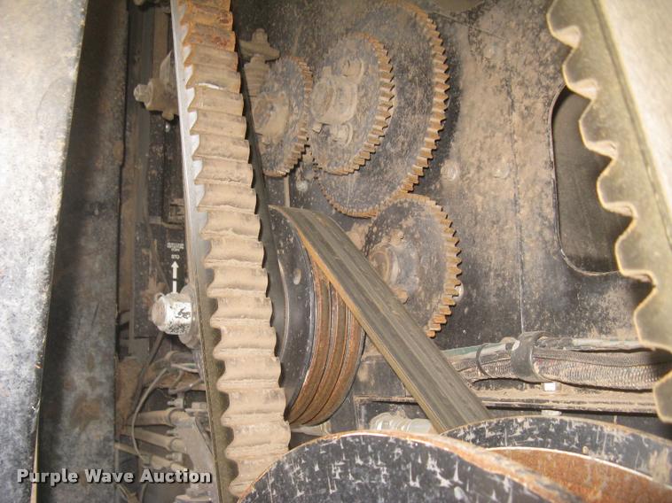 image for item L3993 1995 Gleaner R72 combine