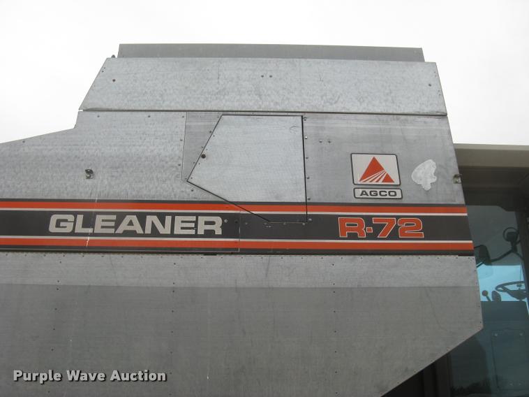 image for item L3993 1995 Gleaner R72 combine