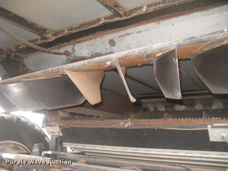 image for item L3993 1995 Gleaner R72 combine