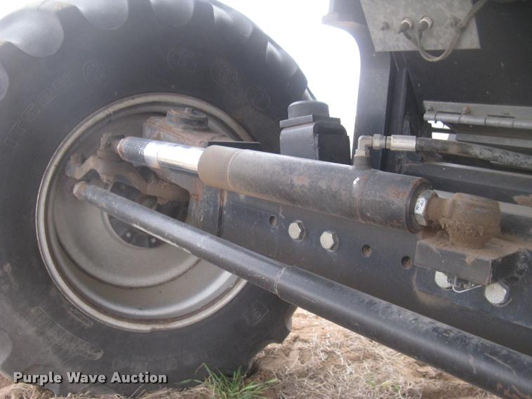 image for item L3993 1995 Gleaner R72 combine