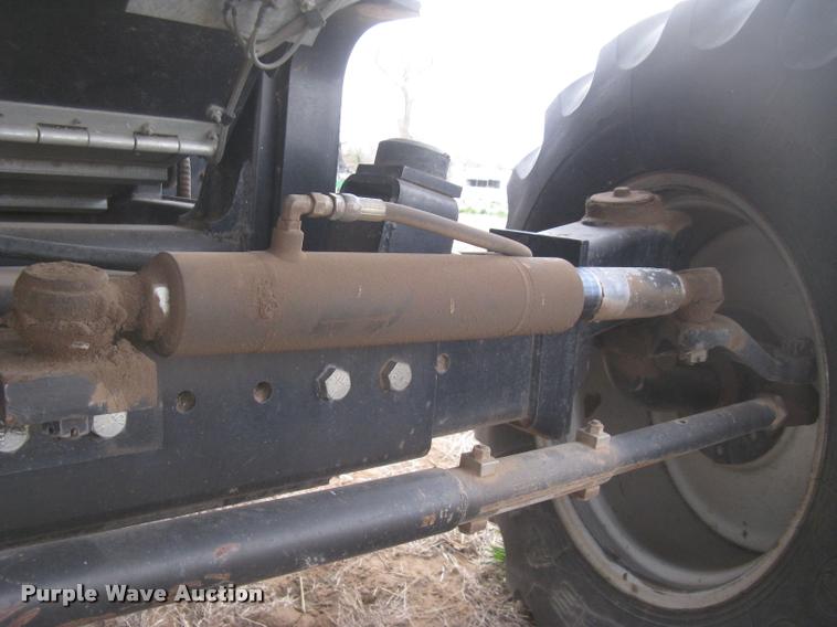 image for item L3993 1995 Gleaner R72 combine