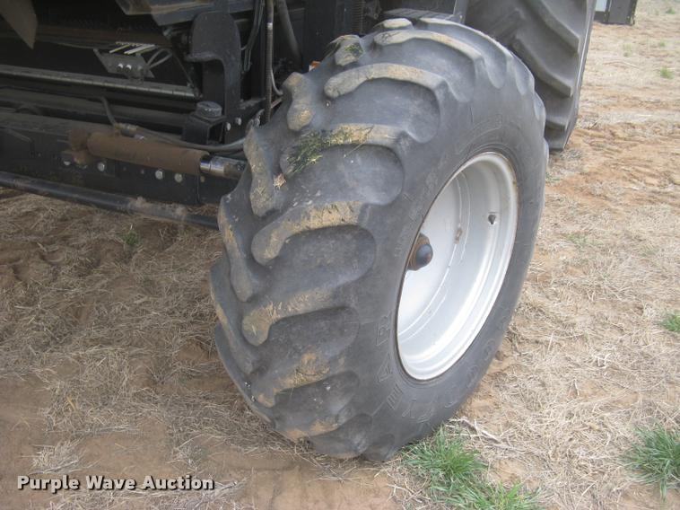 image for item L3993 1995 Gleaner R72 combine