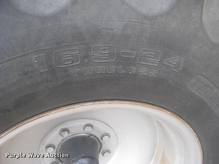 image for item L3993 1995 Gleaner R72 combine