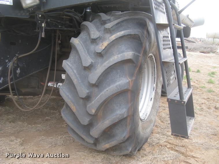 image for item L3993 1995 Gleaner R72 combine