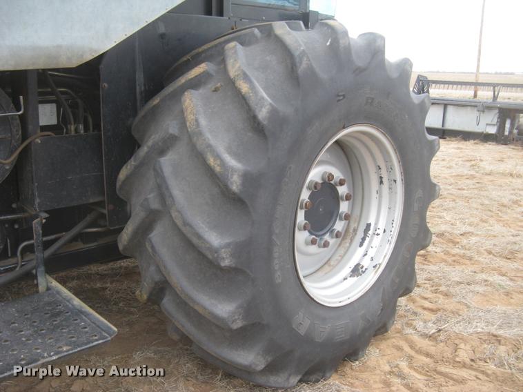 image for item L3993 1995 Gleaner R72 combine