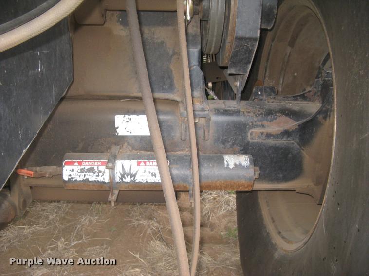 image for item L3993 1995 Gleaner R72 combine