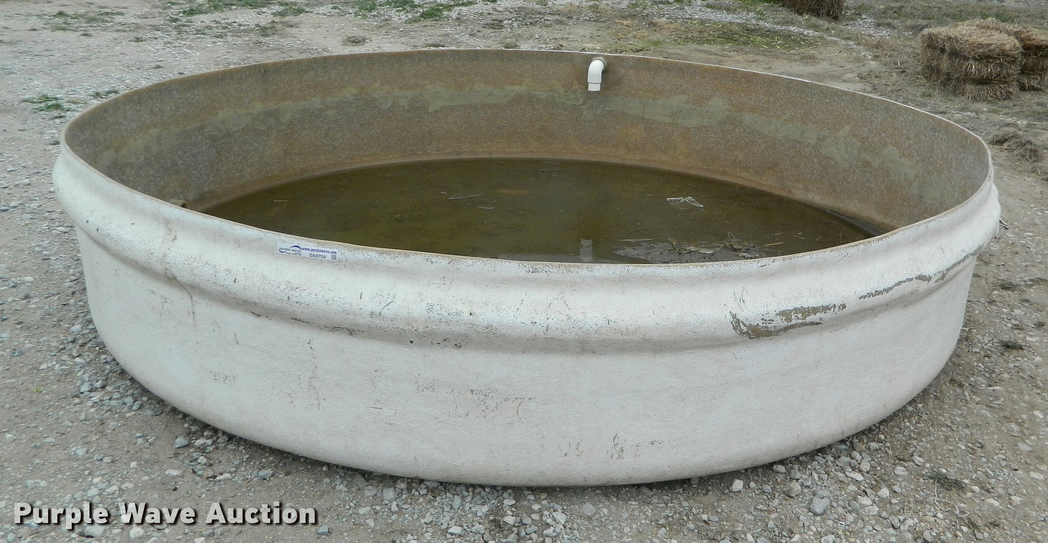 2012 Mcdonald fiberglass stock tank in Great Bend, KS Item DA9704