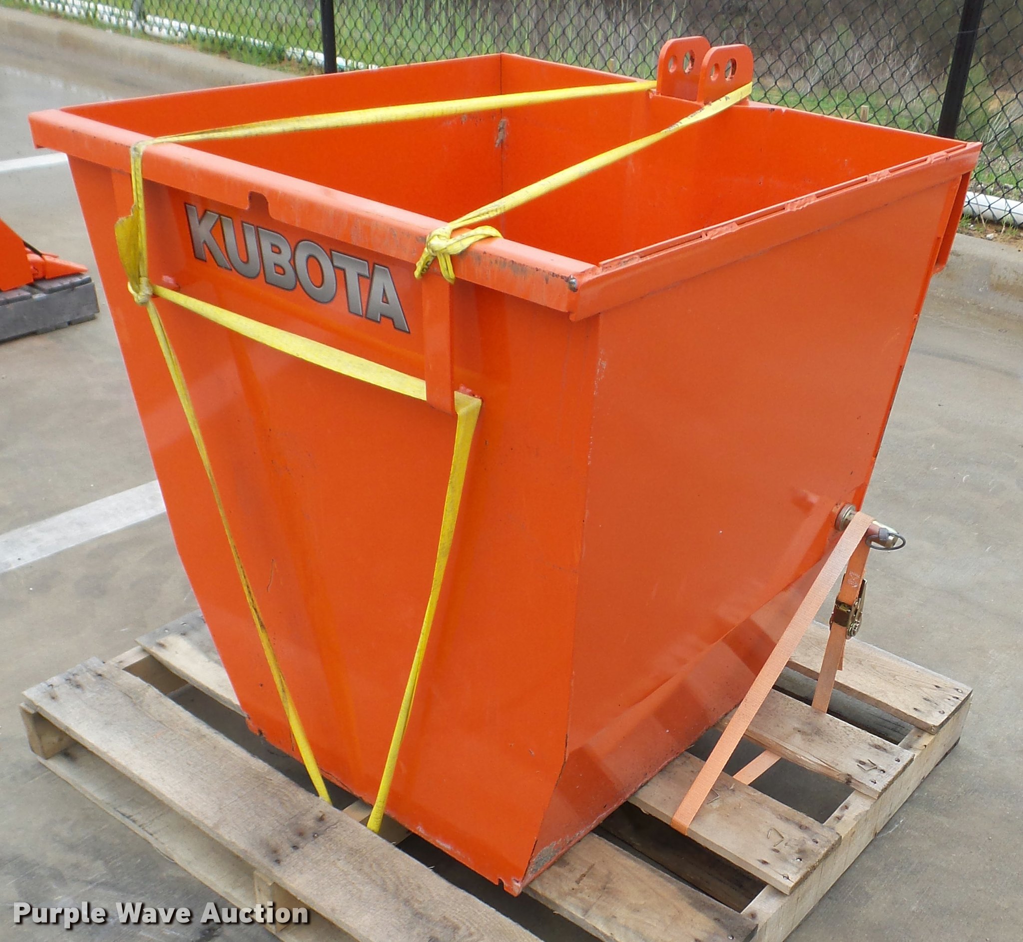 Kubota ballast box in Grapevine, TX Item DG9627 sold Purple Wave