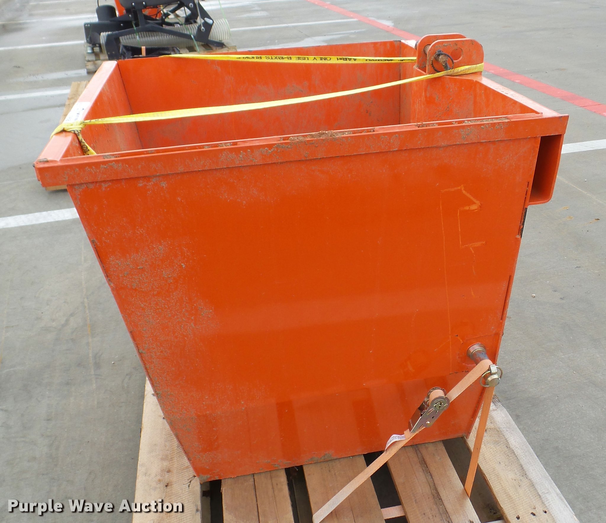 Kubota ballast box in Grapevine, TX Item DG9628 sold Purple Wave